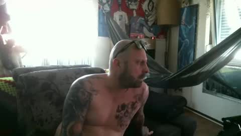 Snapshot of mad_dem0n chatting on 02-08-25, 02:05 Manuel online show from 02-08-25, 02:05