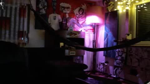 Snapshot of mad_dem0n chatting on 11-05-25, 12:43 Manuel online show from 11-05-25, 12:43