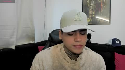 Snapshot of mad_maxxx1 chatting on 10-26-25, 12:00 max online show from 10-26-25, 12:00