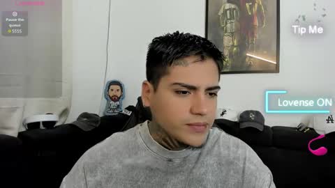 Snapshot of mad_maxxx1 chatting on 11-17-25, 11:49 max online show from 11-17-25, 11:49