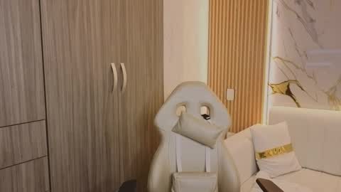 Madam Hott  online show from 10-20-25, 03:40