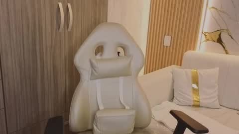 Madam Hott  online show from 10-23-25, 03:50