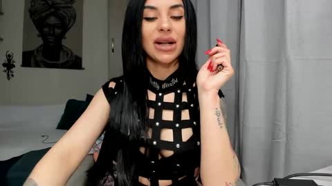 Snapshot of madam_jesse chatting on 02-16-25, 08:00 Madam jesse online show from 02-16-25, 08:00