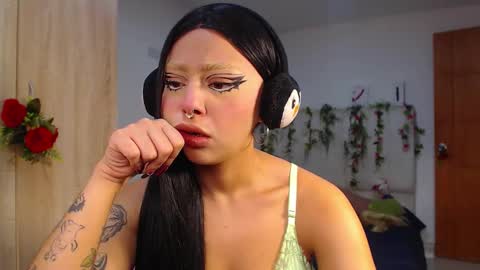 maddiie and clyde online show from 12-18-25, 02:34