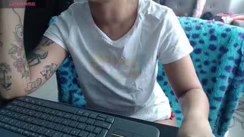 Snapshot of maddiie_and_clyde chatting on 03-03-26, 02:12 maddiie and clyde online show from 03-03-26, 02:12