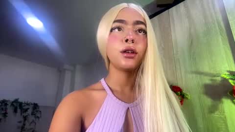 Snapshot of maddiiebrooks chatting on 10-27-25, 07:18 Maddie online show from 10-27-25, 07:18