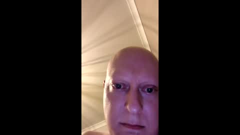 Snapshot of maddogg17 chatting on 12-17-25, 05:52 maddogg17 online show from 12-17-25, 05:52