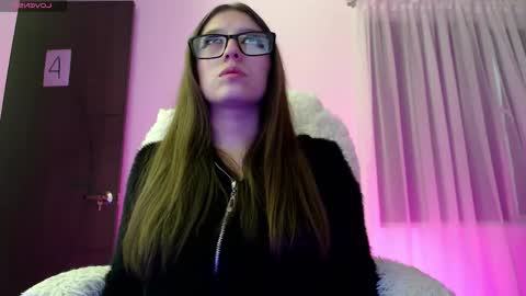 Snapshot of maddy_14 chatting on 09-09-25, 12:37 Maddy UwU online show from 09-09-25, 12:37