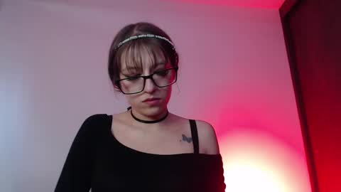 Snapshot of maddy_14 chatting on 10-11-25, 09:57 Maddy UwU online show from 10-11-25, 09:57