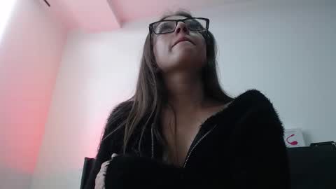 Snapshot of maddy_14 chatting on 10-29-25, 09:16 Maddy UwU online show from 10-29-25, 09:16