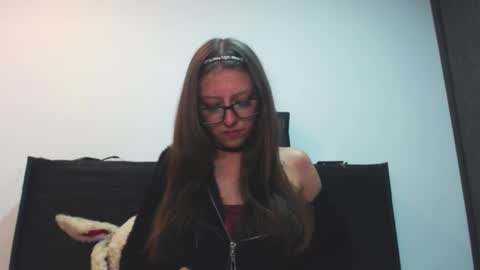 Snapshot of maddy_14 chatting on 11-06-25, 11:15 Maddy UwU online show from 11-06-25, 11:15