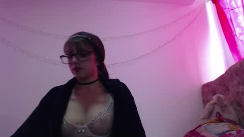Maddy UwU online show from 12-22-25, 06:38