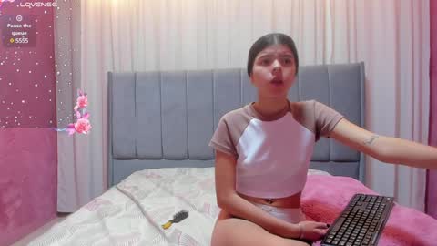 Maddy Please help me with your thumbs up its important online show from 12-29-24, 08:26