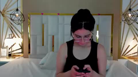 Snapshot of maddy_jacksonw chatting on 10-18-25, 11:49 Maddy online show from 10-18-25, 11:49