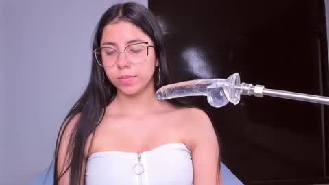 Snapshot of maddy_sweet18 chatting on 12-21-24, 07:13 Maddy online show from 12-21-24, 07:13