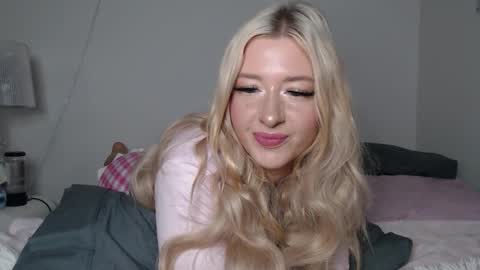 Snapshot of maddysumersxx chatting on 03-02-26, 11:11 maddyyy call me yours tho online show from 03-02-26, 11:11