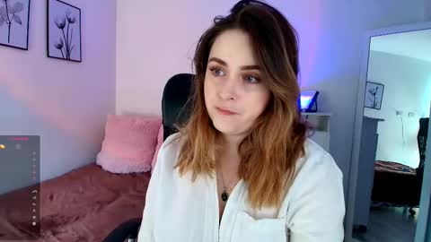 Snapshot of madelamee chatting on 09-21-25, 03:02 madelamee online show from 09-21-25, 03:02