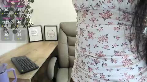 Madeleine  online show from 10-23-25, 01:05