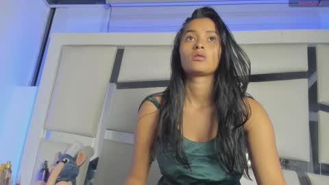 madeline_js online show from 09-25-25, 04:05