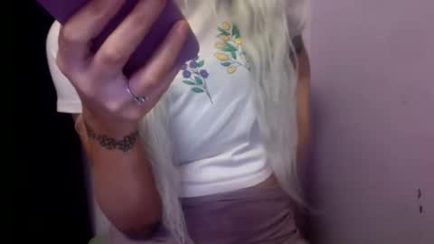 madeline online show from 11-28-25, 02:25