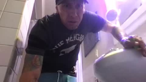 Snapshot of madeyoulook818 chatting on 04-15-26, 09:05 madeyoulook818 online show from 04-15-26, 09:05