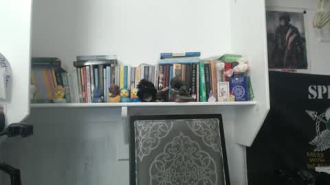 Snapshot of madfeather chatting on 10-27-25, 07:51 Letty online show from 10-27-25, 07:51