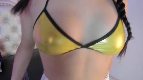 madhison_5 online show from 10-26-25, 08:26