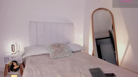 Valentina   1030   530  -  online show from 02-25-25, 05:30