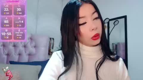 Snapshot of madison_oli chatting on 10-21-25, 11:44 madison_oli online show from 10-21-25, 11:44