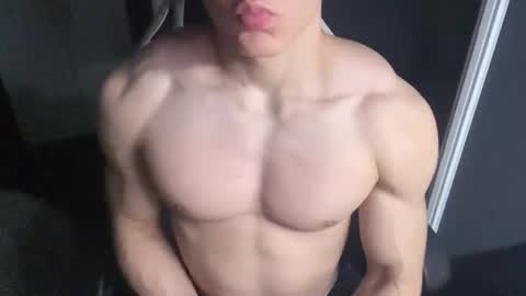 Snapshot of madisonboy2 chatting on 11-05-25, 10:21 madisonboy2 online show from 11-05-25, 10:21