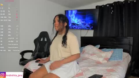 Snapshot of madisonbrunette_lxs chatting on 10-20-25, 08:09 madison online show from 10-20-25, 08:09