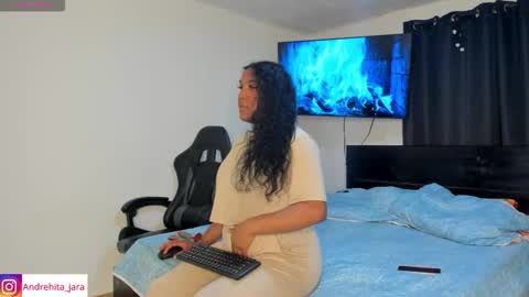 Snapshot of madisonbrunette_lxs chatting on 10-22-25, 07:57 madison online show from 10-22-25, 07:57