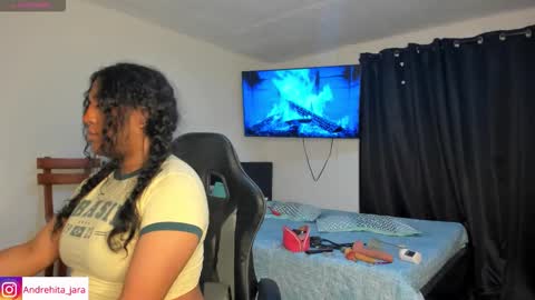 Snapshot of madisonbrunette_lxs chatting on 11-04-25, 03:27 madison online show from 11-04-25, 03:27