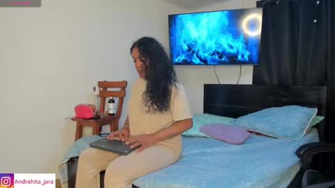 Snapshot of madisonbrunette_lxs chatting on 11-07-25, 05:02 madison online show from 11-07-25, 05:02