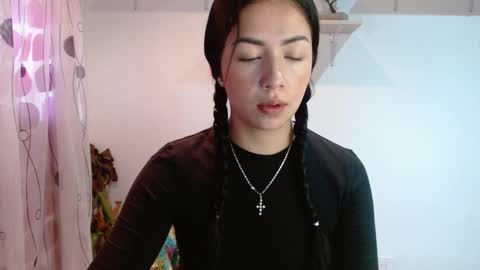 Snapshot of madisoncambel chatting on 12-19-24, 06:12 Madison Cambel online show from 12-19-24, 06:12