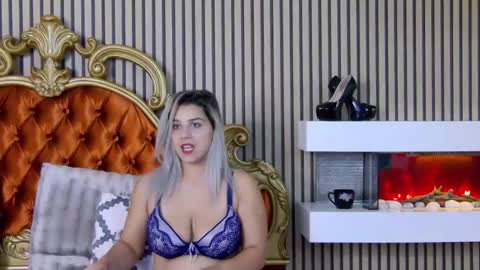 Snapshot of madisonrusso chatting on 10-23-25, 07:40 madisonrusso online show from 10-23-25, 07:40