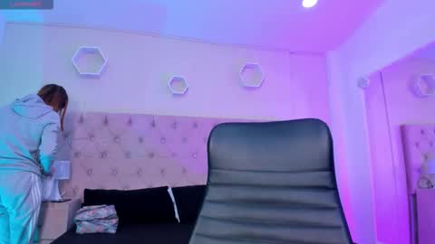 madison online show from 10-12-25, 01:32