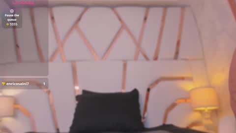 Snapshot of madisson_rivas chatting on 10-27-25, 10:36 online show from 10-27-25, 10:36