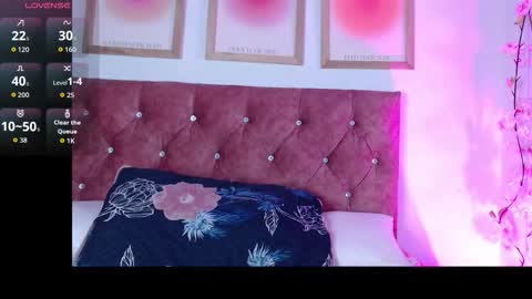 Snapshot of madissonkay chatting on 11-21-25, 07:12 online show from 11-21-25, 07:12