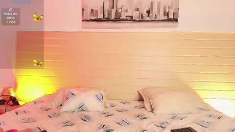 Snapshot of madissonkay chatting on 12-15-25, 07:18 online show from 12-15-25, 07:18