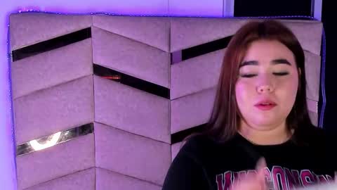 madissonlee__ online show from 11-30-25, 12:20