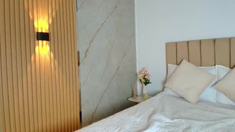 Snapshot of madissonqueen_ chatting on 12-03-25, 11:36 online show from 12-03-25, 11:36