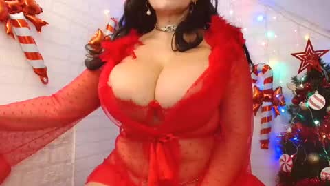 Snapshot of madlyn_dee chatting on 12-20-24, 10:11 Leena online show from 12-20-24, 10:11