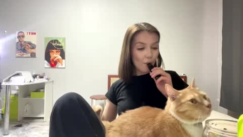 Snapshot of madlynarms chatting on 03-27-26, 02:06 Mary online show from 03-27-26, 02:06