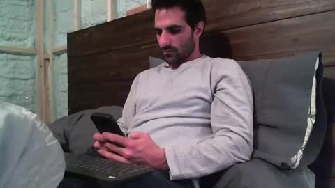 Guigui online show from 02-01-25, 03:19