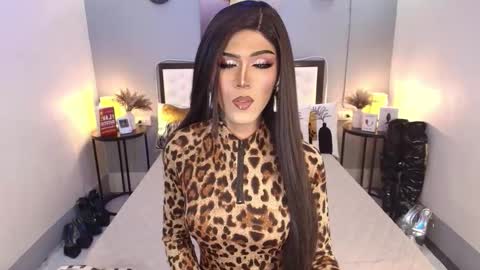 Snapshot of madnesswilxx chatting on 10-17-25, 11:07 Wil online show from 10-17-25, 11:07