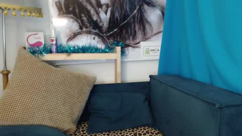 Elizabeth online show from 01-15-25, 01:45