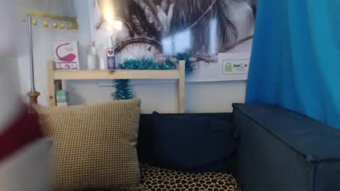 Elizabeth online show from 02-28-25, 01:37