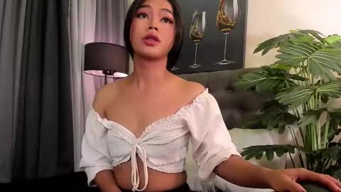 Snapshot of madonnajhonson chatting on 11-30-25, 11:47 madonnajhonson online show from 11-30-25, 11:47