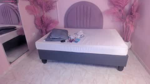 madyscarlett online show from 10-13-25, 11:43